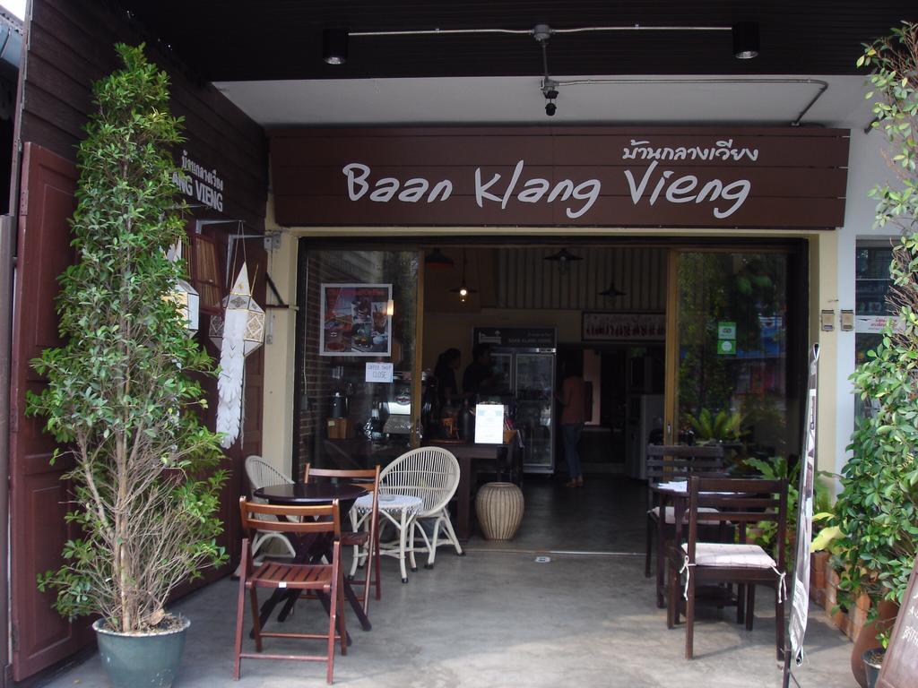 Hotel Baan Klang Vieng Chiang Mai Exterior foto