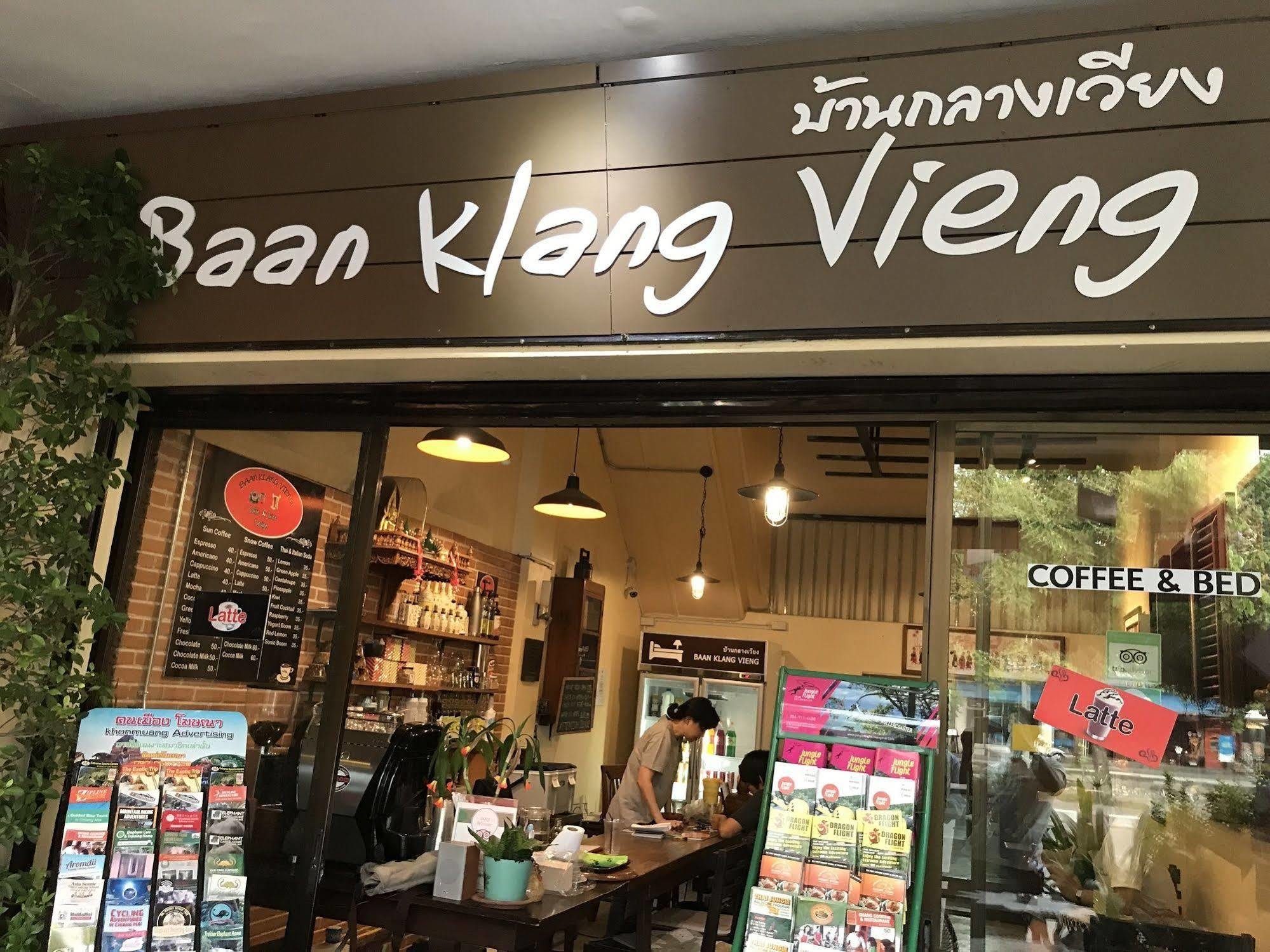 Hotel Baan Klang Vieng Chiang Mai Exterior foto